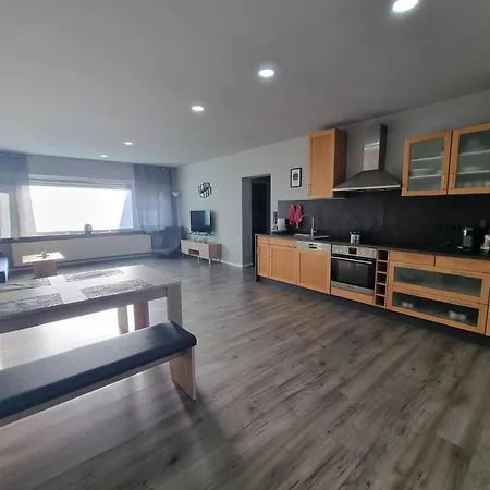 Gemuetliche Mit 1 Schlafzimmer, Wohnzimmer Mit Schlafcouch & Voll Ausgestattete Kueche Rauschenberg