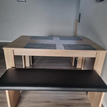 Gemuetliche Mit 1 Schlafzimmer, Wohnzimmer Mit Schlafcouch & Voll Ausgestattete Kueche Appartement