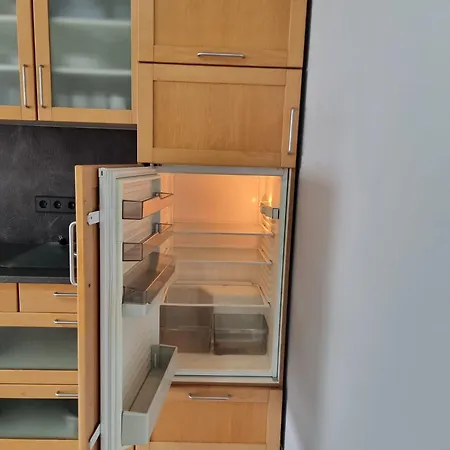 Gemuetliche Mit 1 Schlafzimmer, Wohnzimmer Mit Schlafcouch & Voll Ausgestattete Kueche Appartement