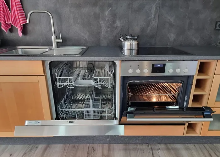 Gemuetliche Mit 1 Schlafzimmer, Wohnzimmer Mit Schlafcouch & Voll Ausgestattete Kueche Apartamento