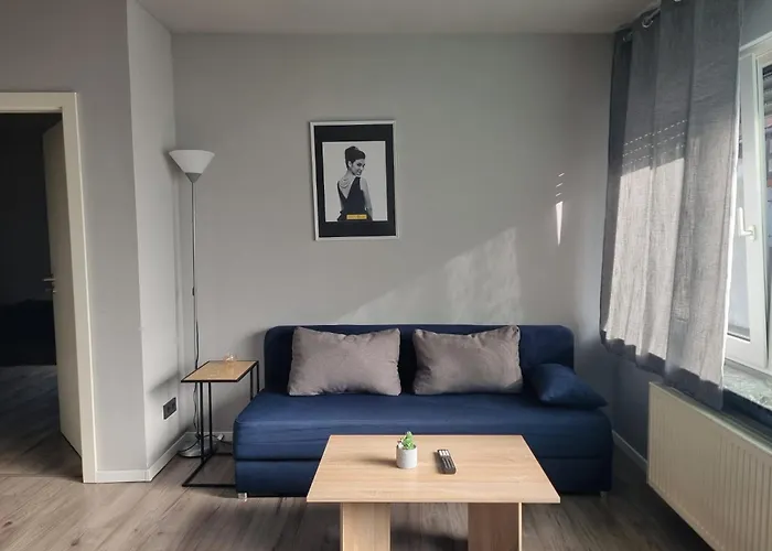 Gemuetliche Mit 1 Schlafzimmer, Wohnzimmer Mit Schlafcouch & Voll Ausgestattete Kueche